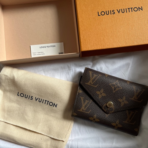 Louis Vuitton Handbags - Louis Vuitton wallet